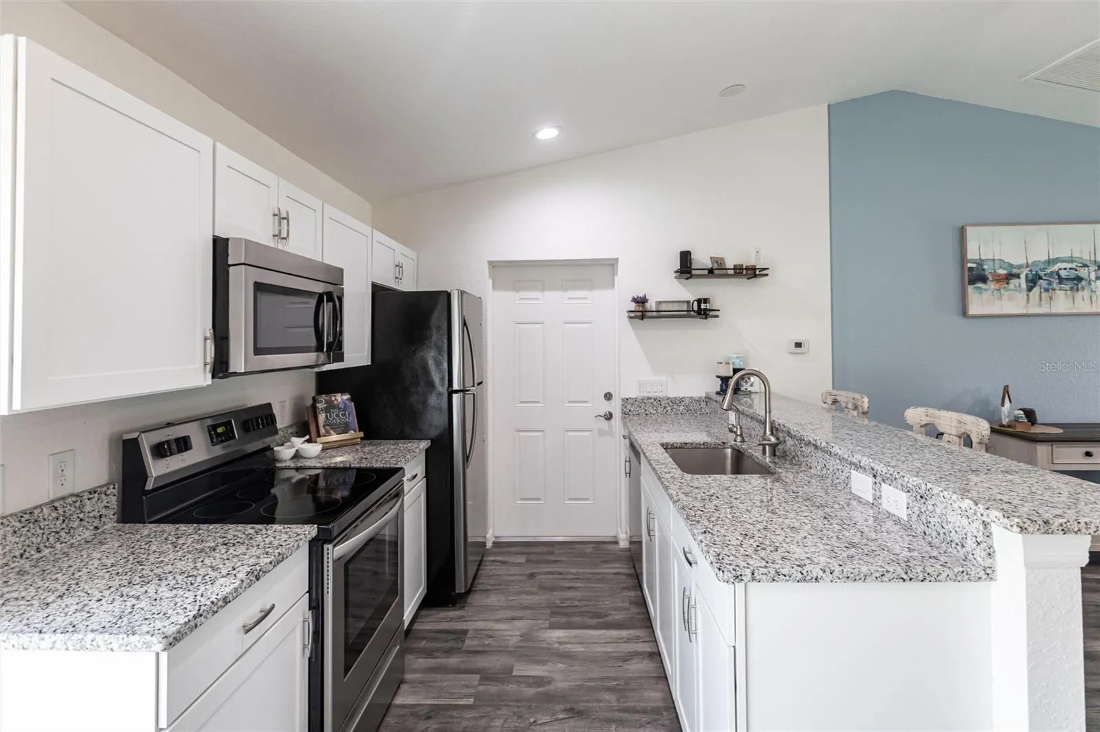 1710 BLACKWOOD CIR
