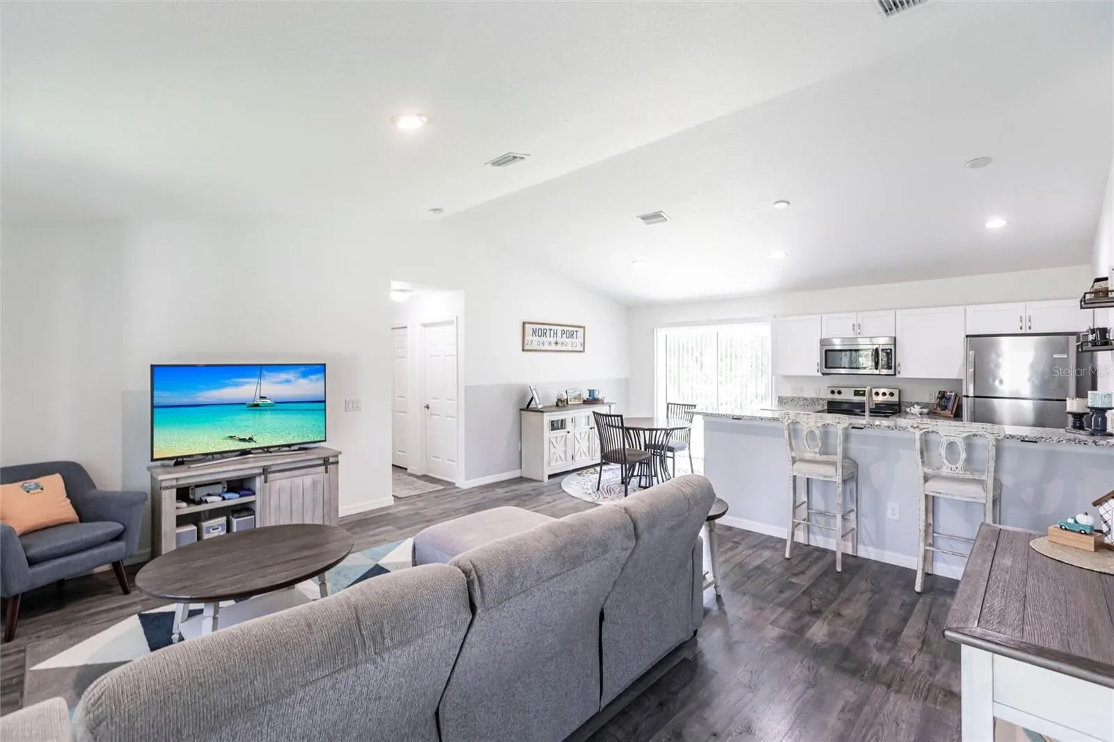 1710 BLACKWOOD CIR