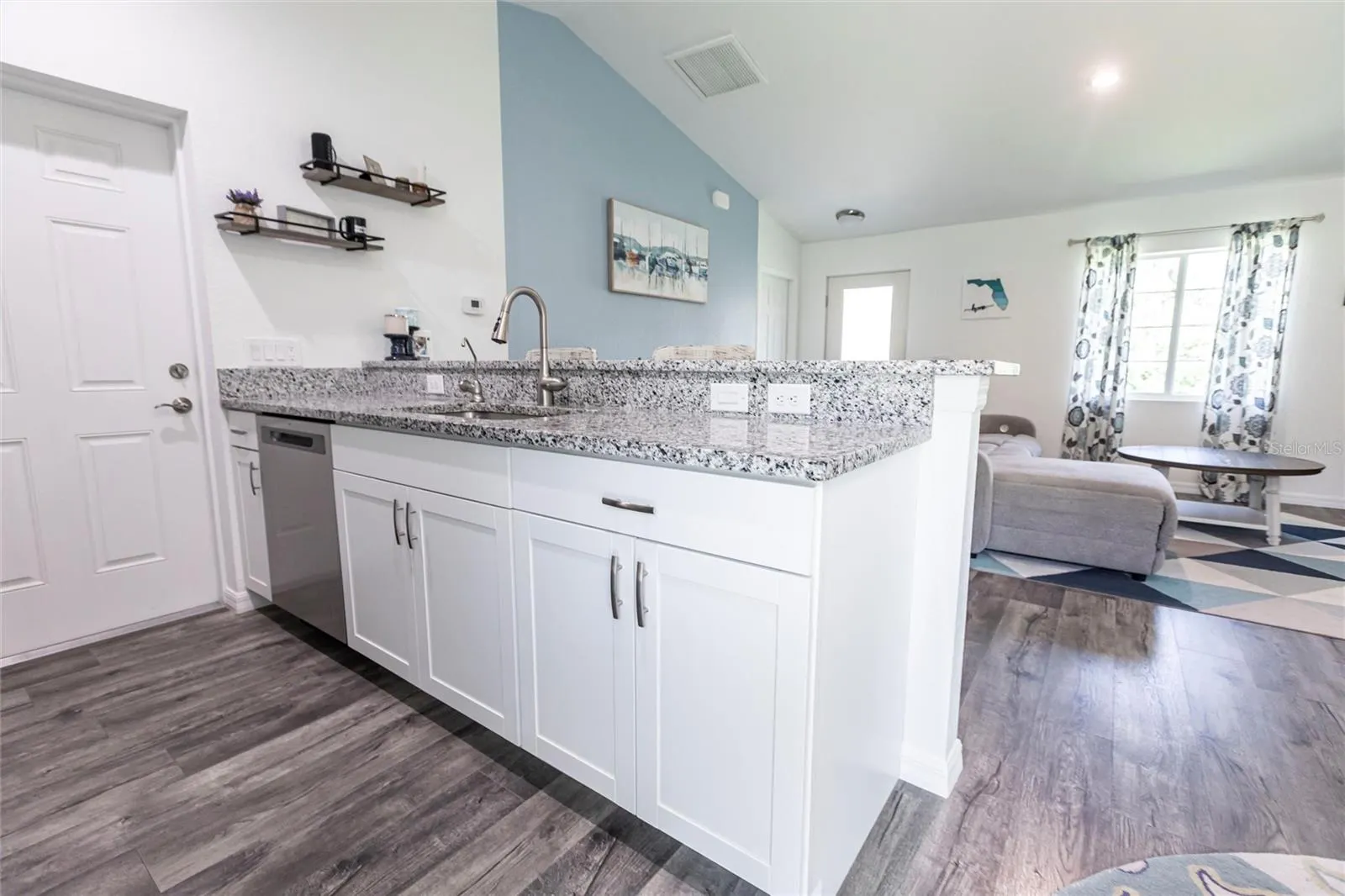 1710 BLACKWOOD CIR