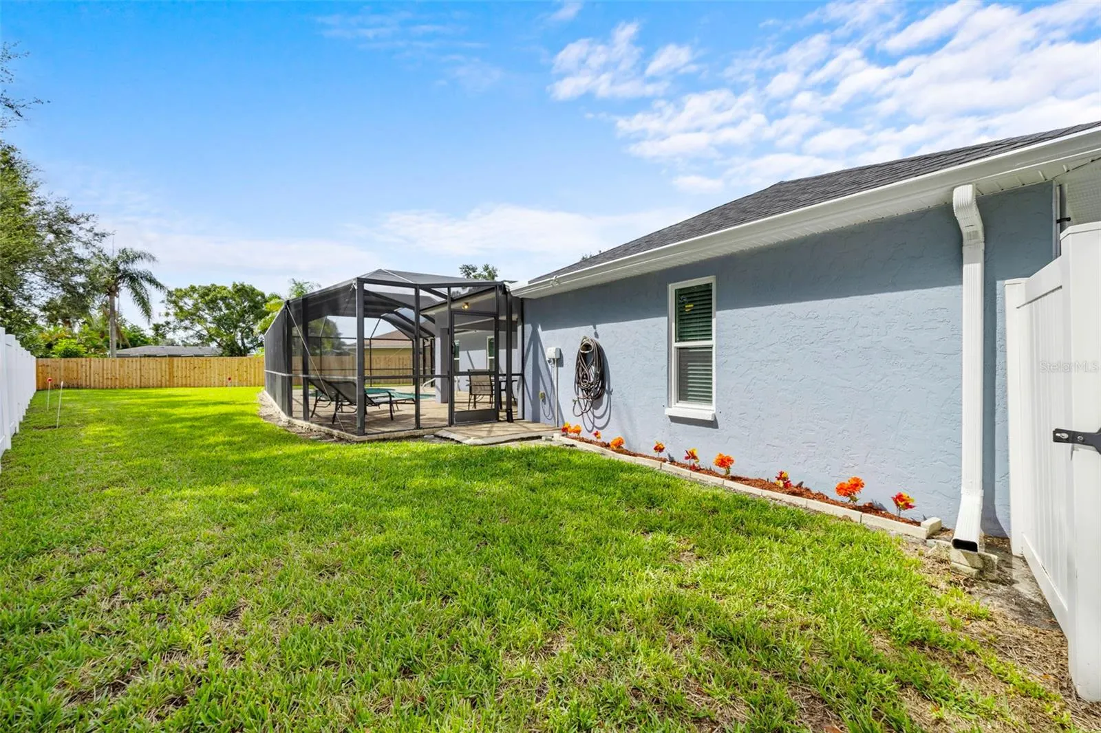 7019 8TH CT E