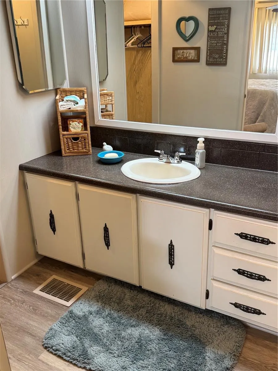 41 LAFITTE DR