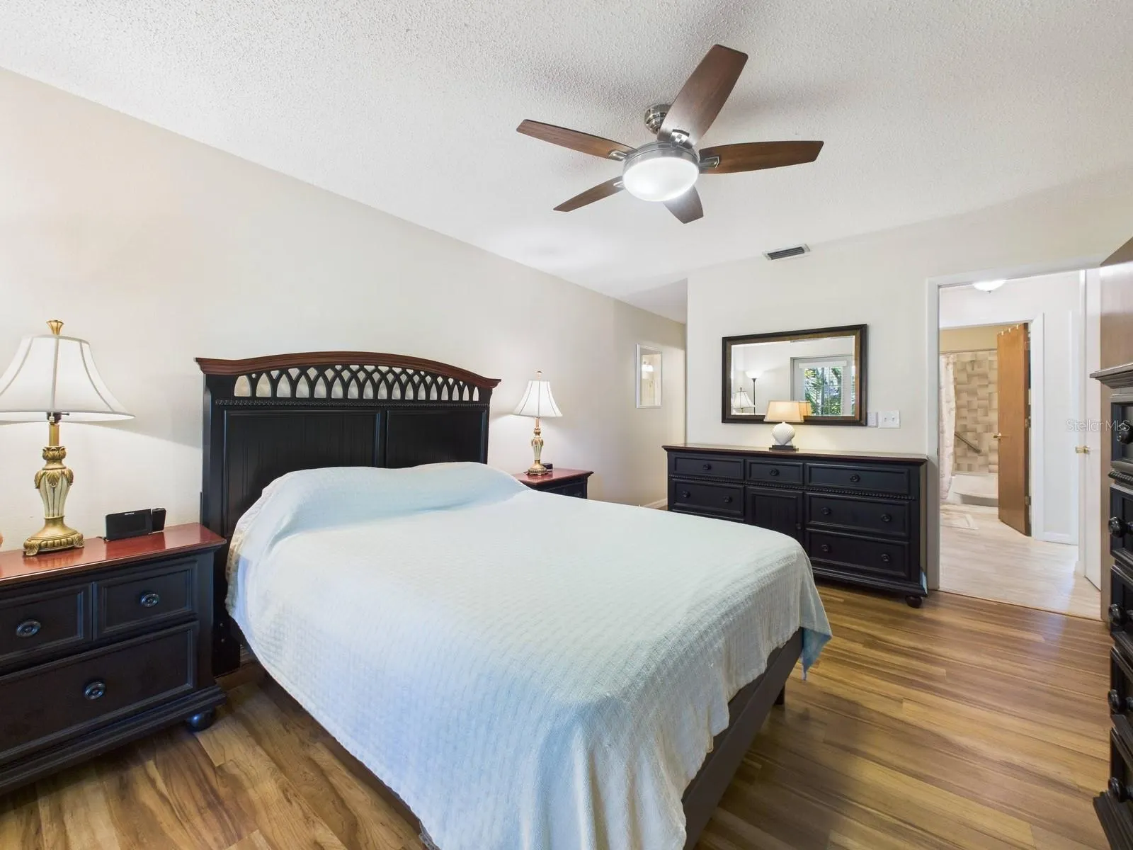 3225 GOLDEN EAGLE LN