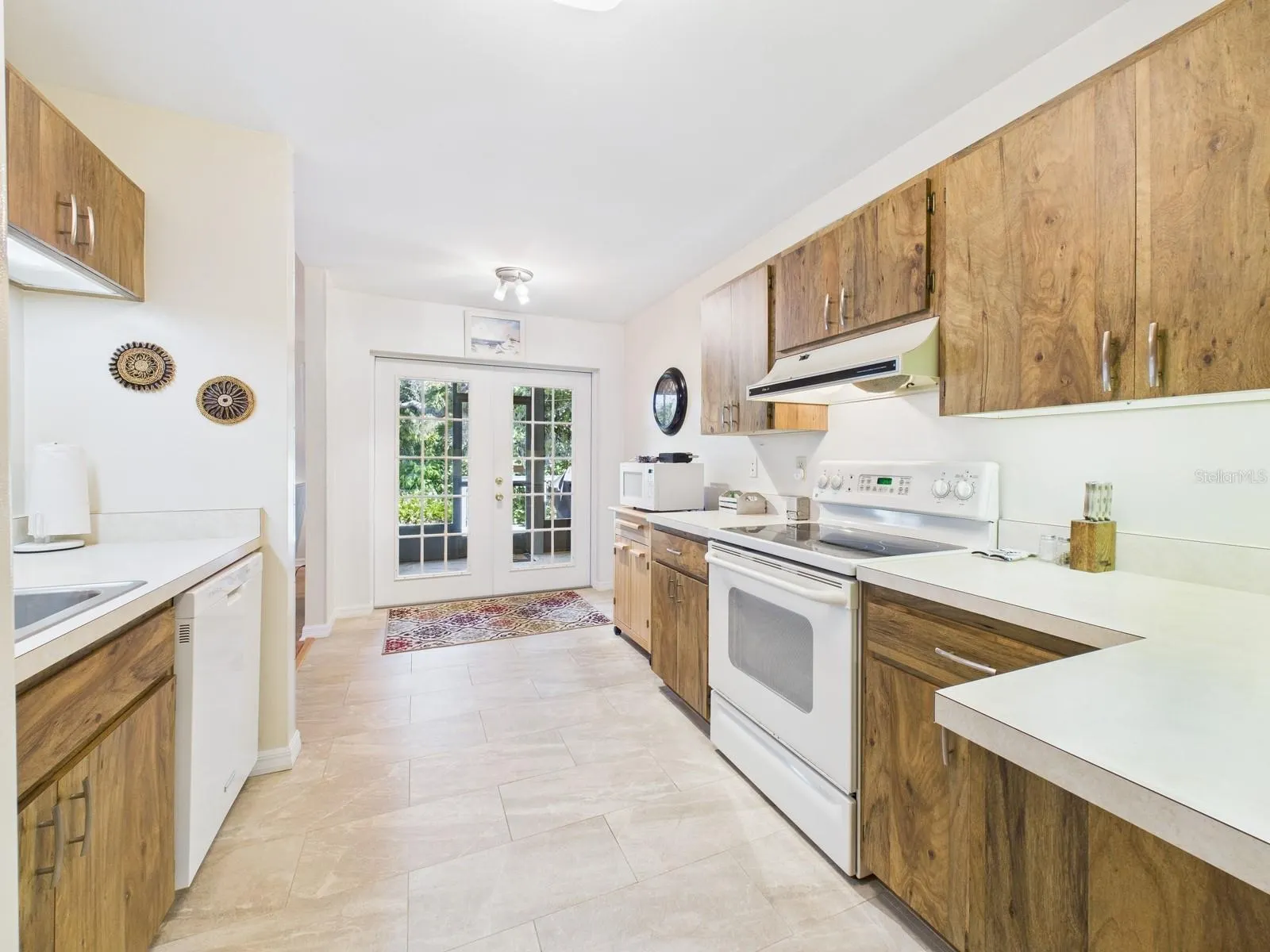 3225 GOLDEN EAGLE LN