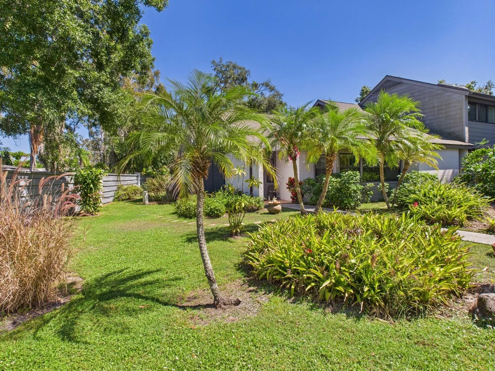 3225 GOLDEN EAGLE LN
