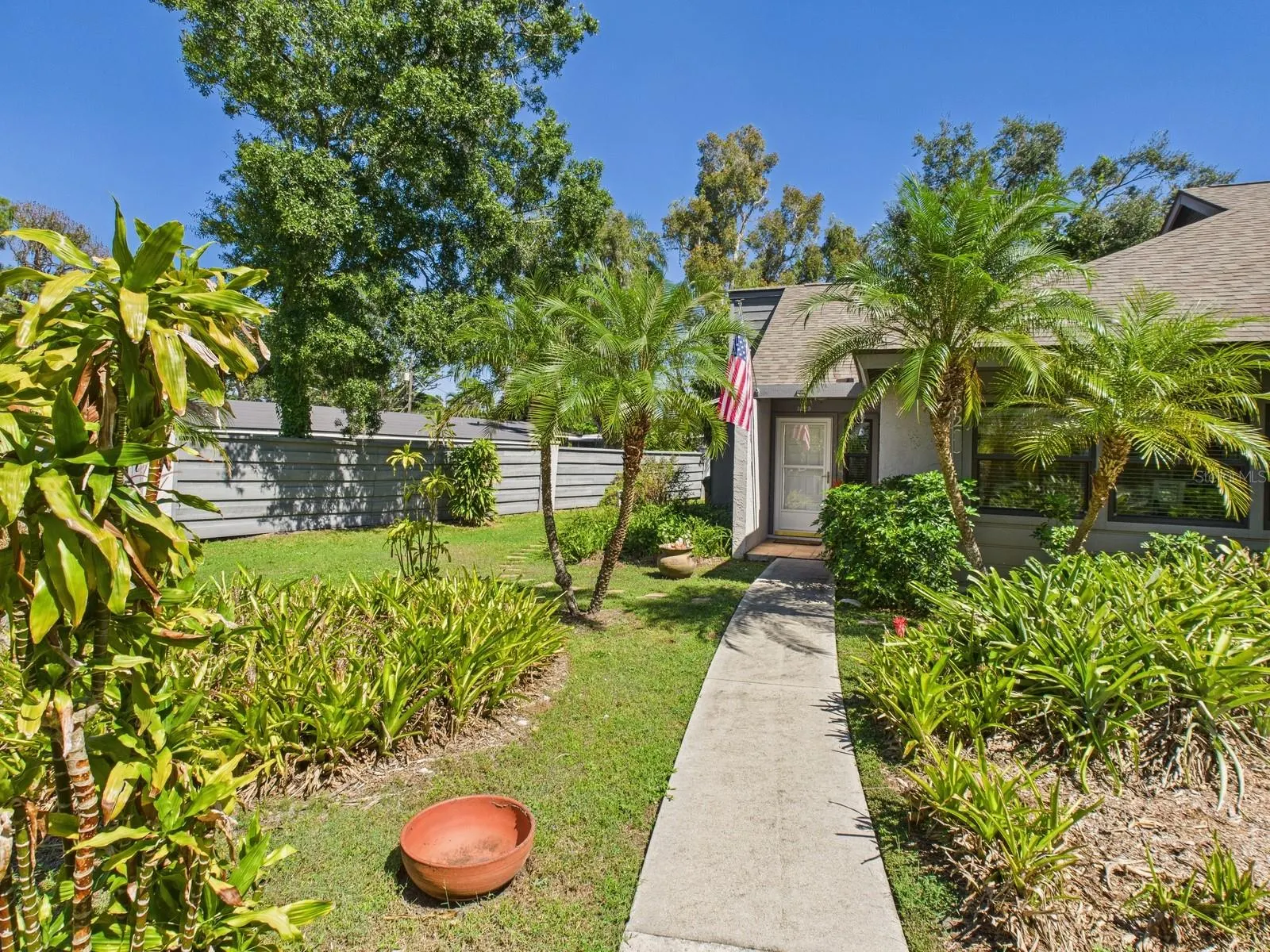 3225 GOLDEN EAGLE LN