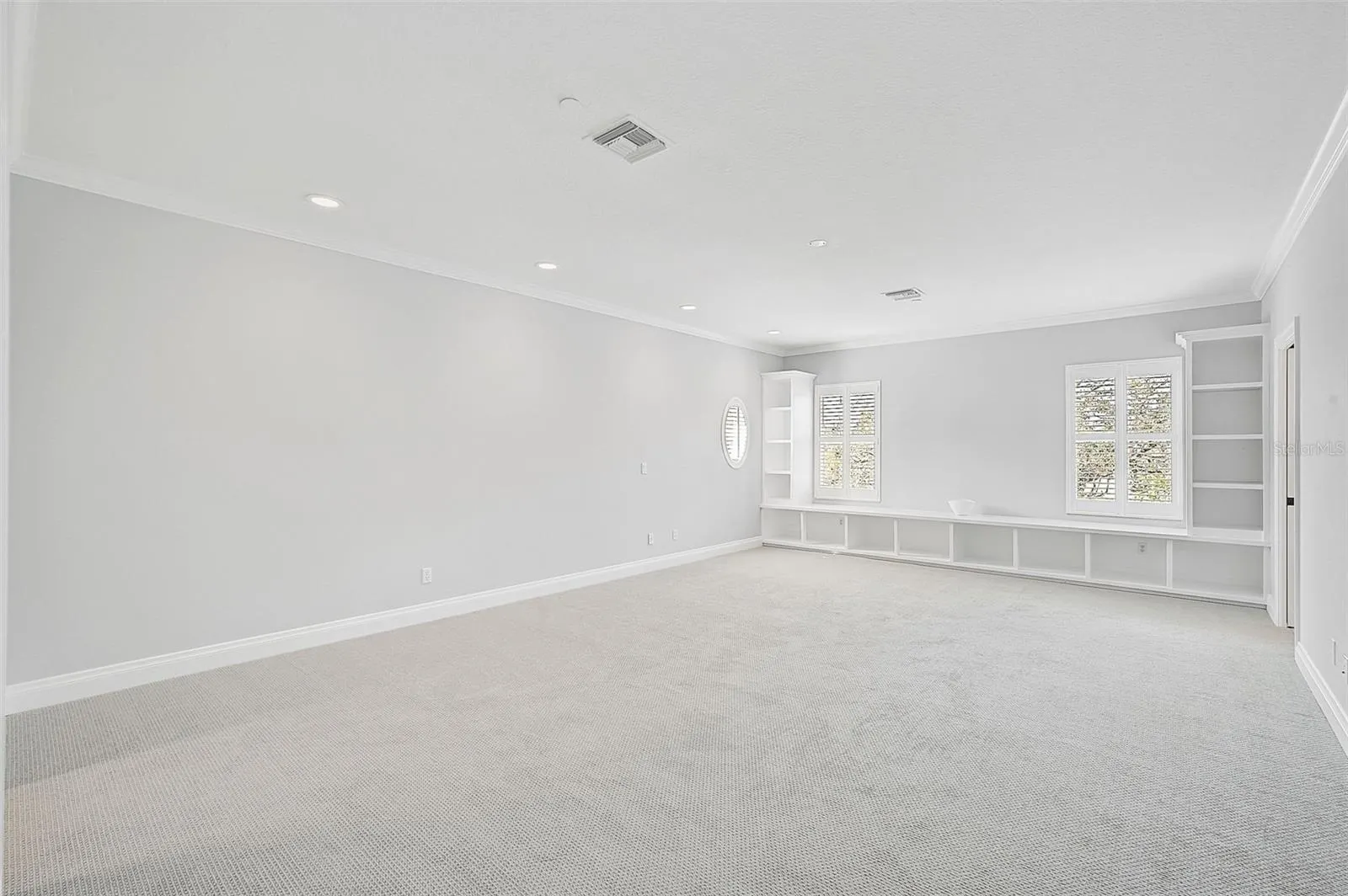 854 MACEWEN DR