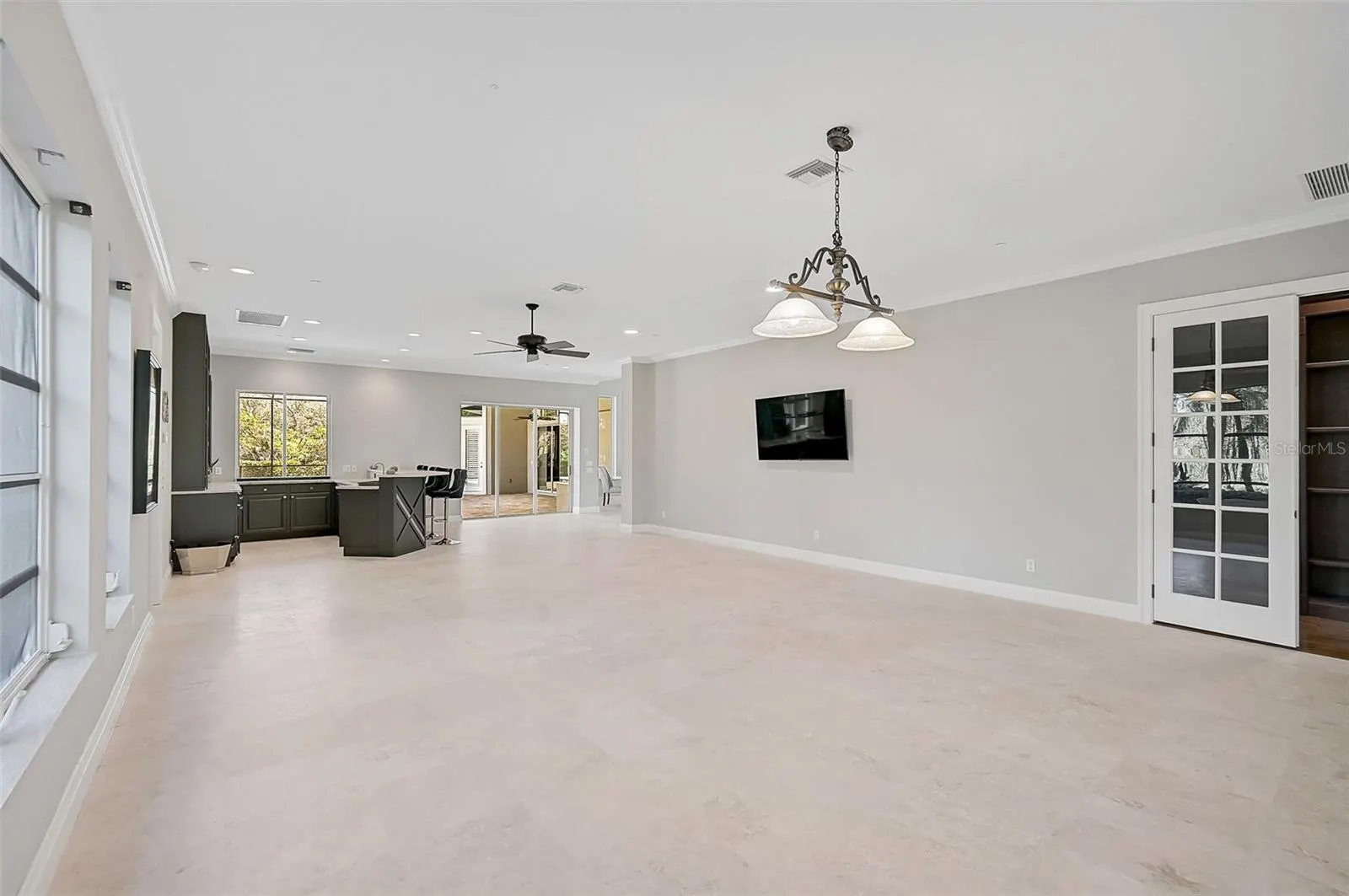 854 MACEWEN DR