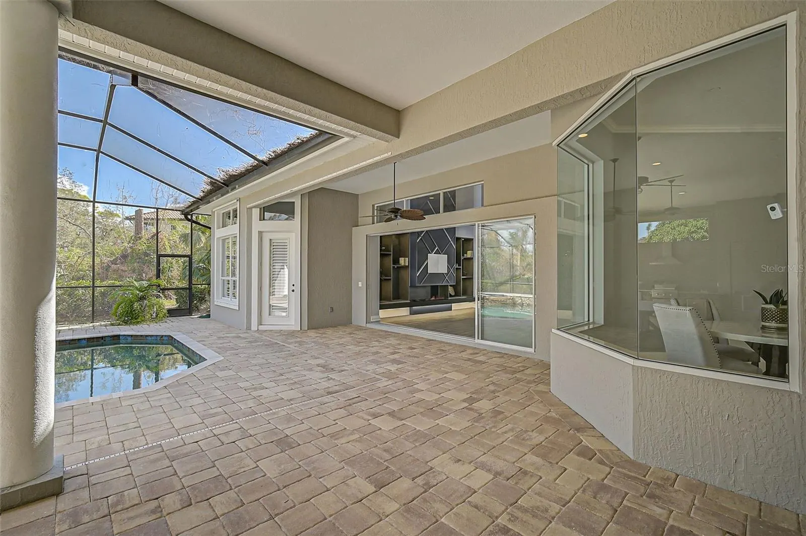 854 MACEWEN DR