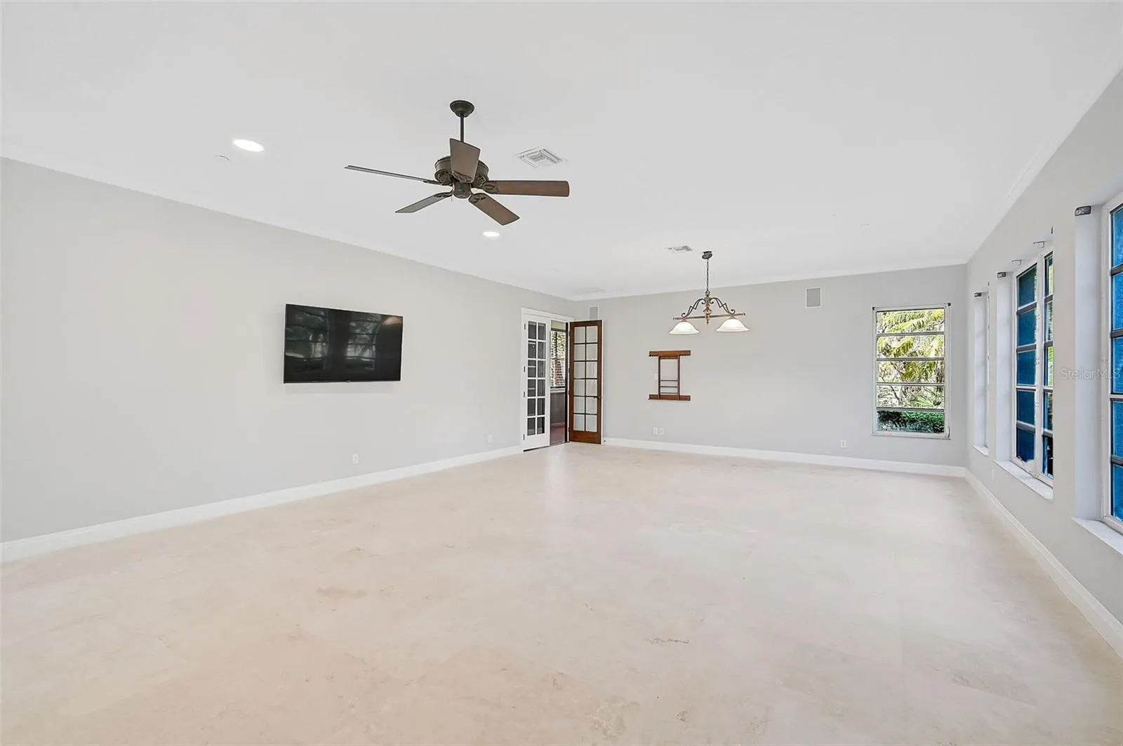854 MACEWEN DR