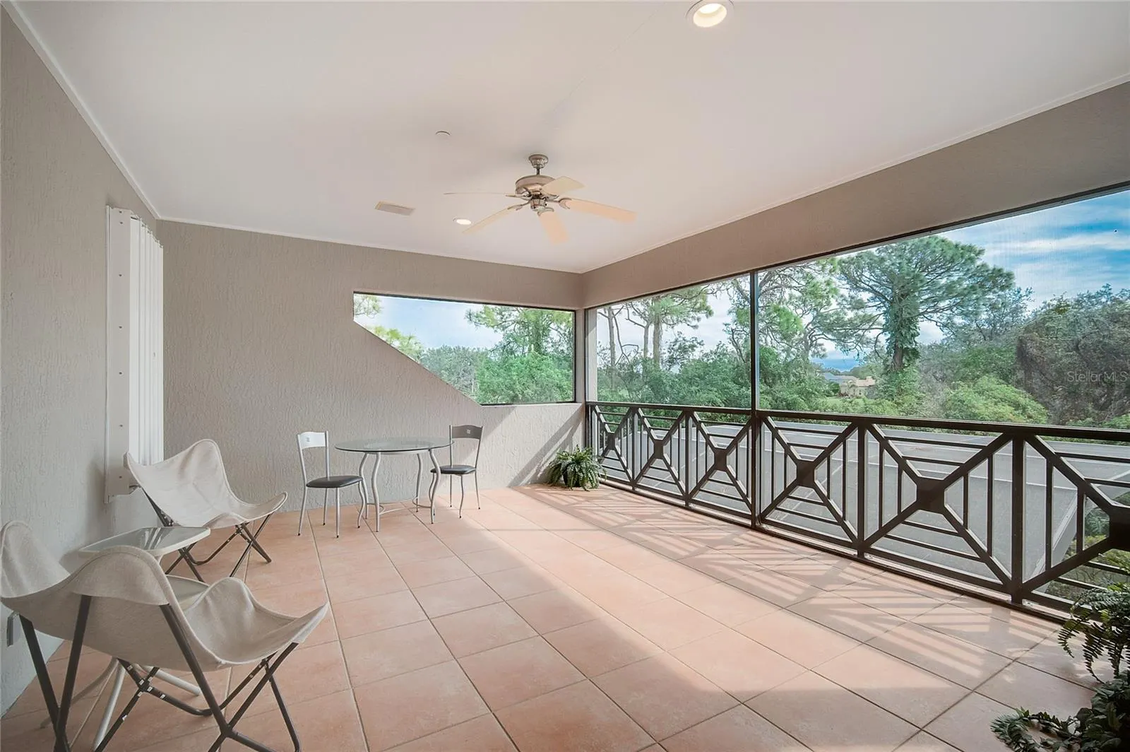 854 MACEWEN DR