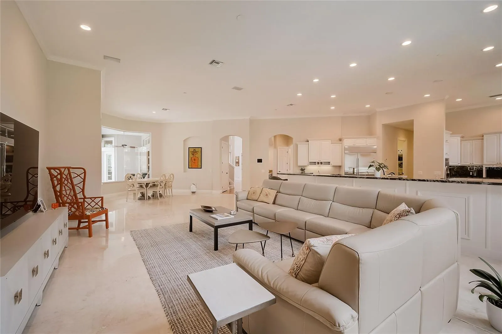 854 MACEWEN DR