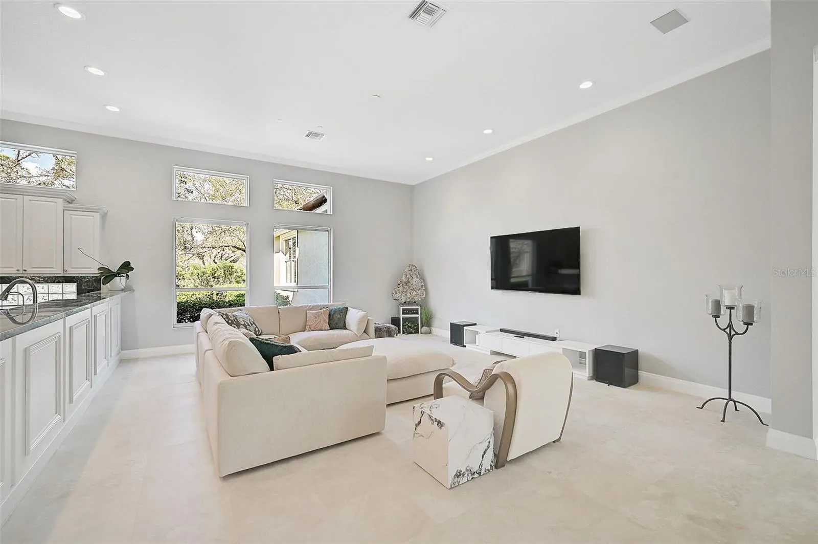 854 MACEWEN DR