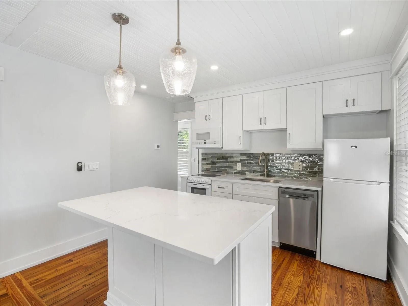 2822 4TH AVE W