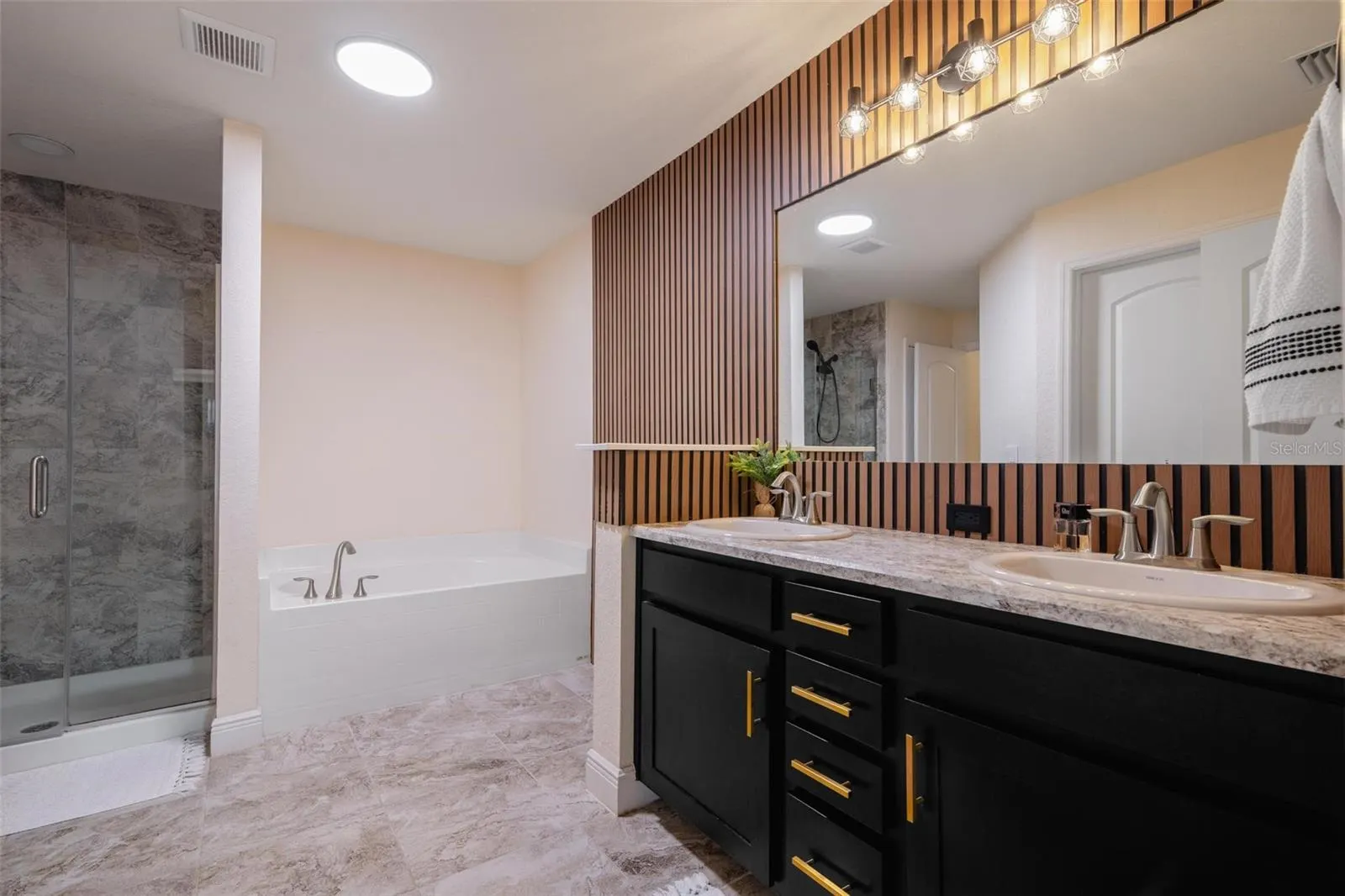 3524 BROWNWOOD TER