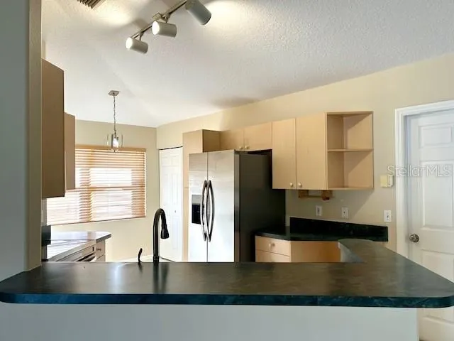 1602 SUMMER BREEZE WAY