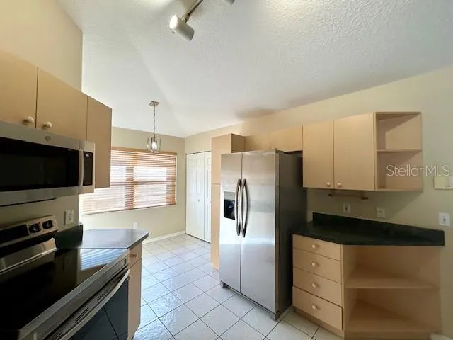 1602 SUMMER BREEZE WAY