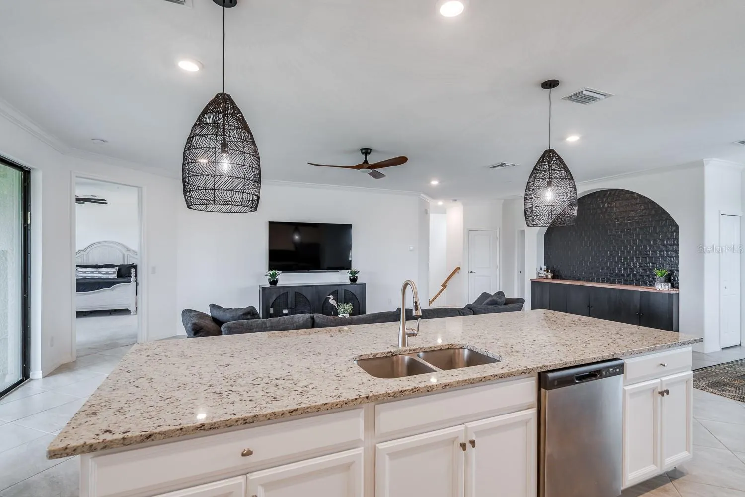 6005 WORSHAM LN #102, #102