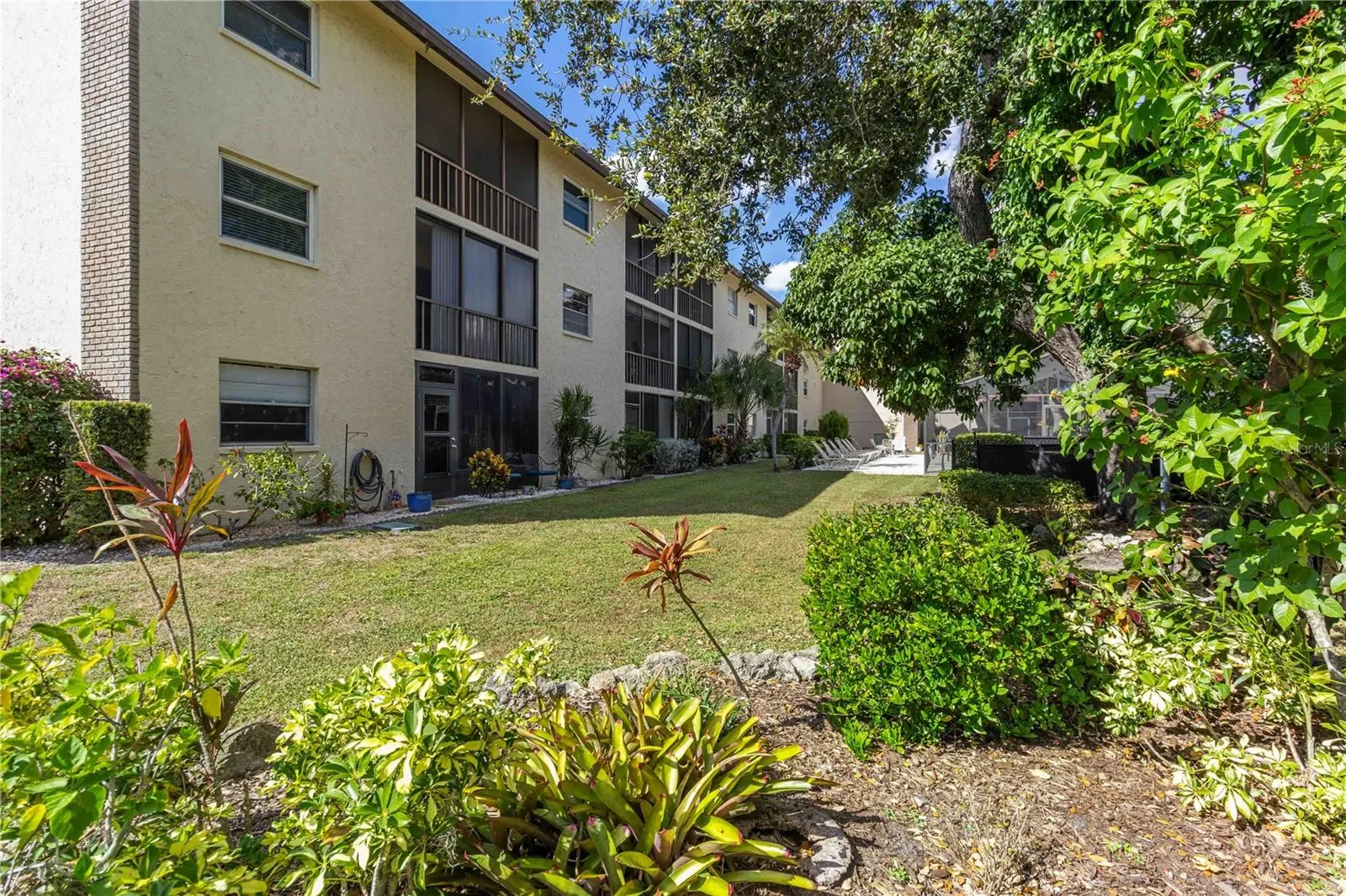 2240 STICKNEY POINT RD #238, #238