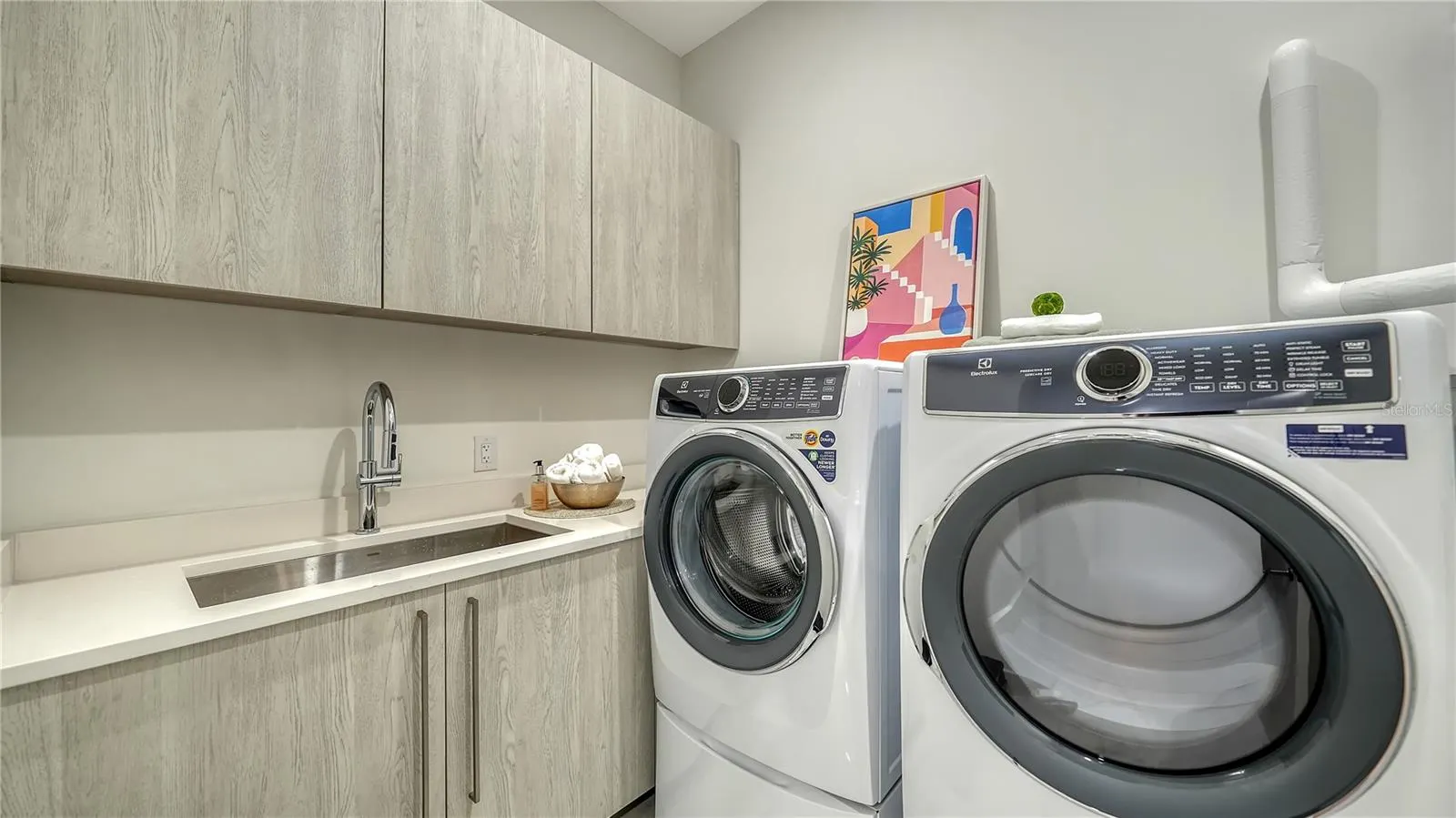 33 S PALM AVE #1702, #1702