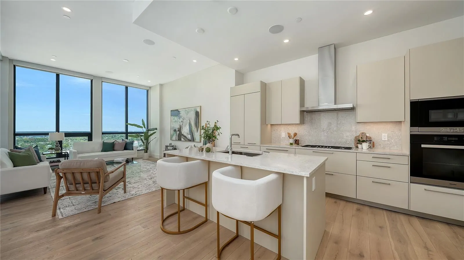 33 S PALM AVE #1702, #1702