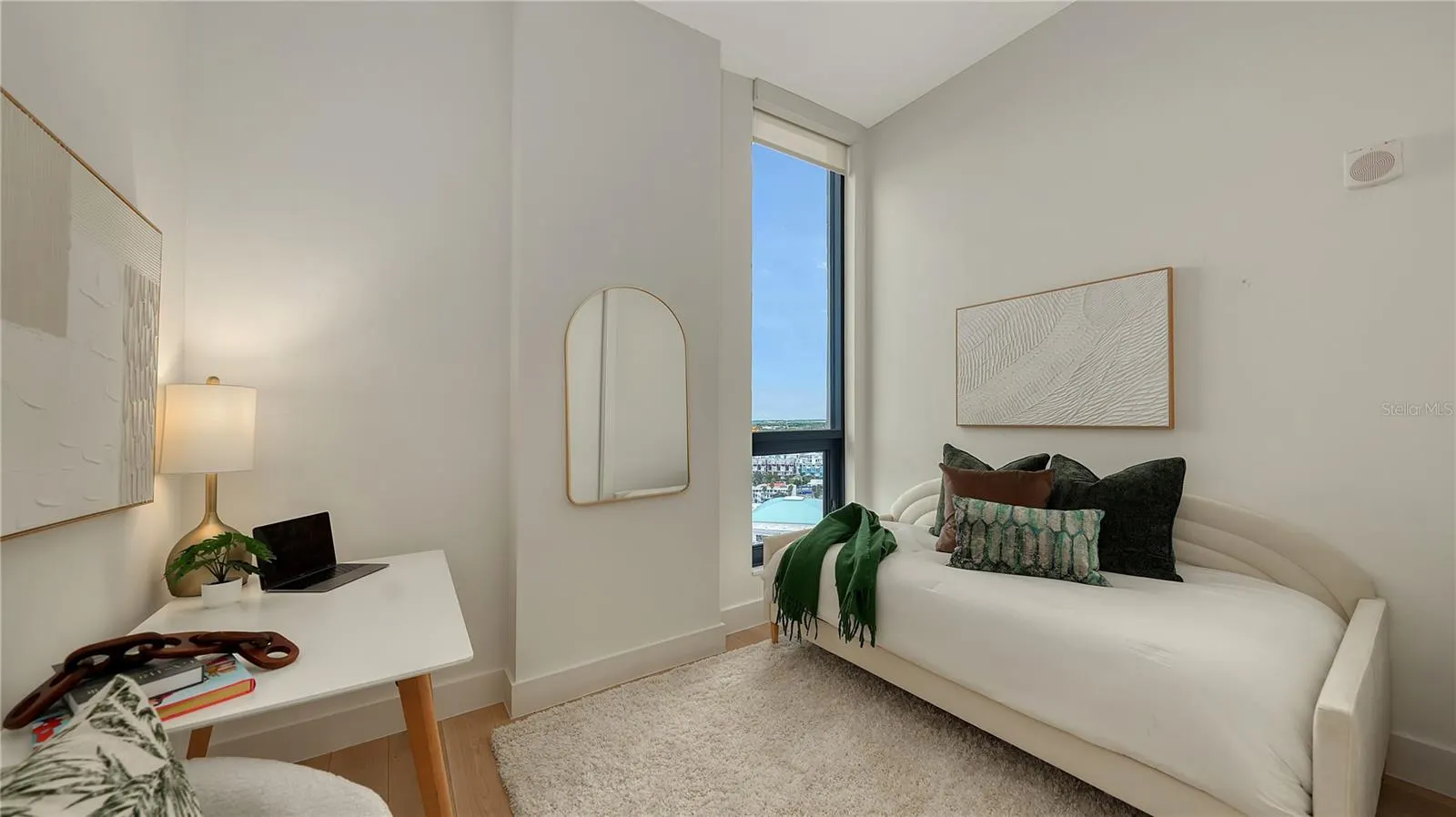 33 S PALM AVE #1702, #1702