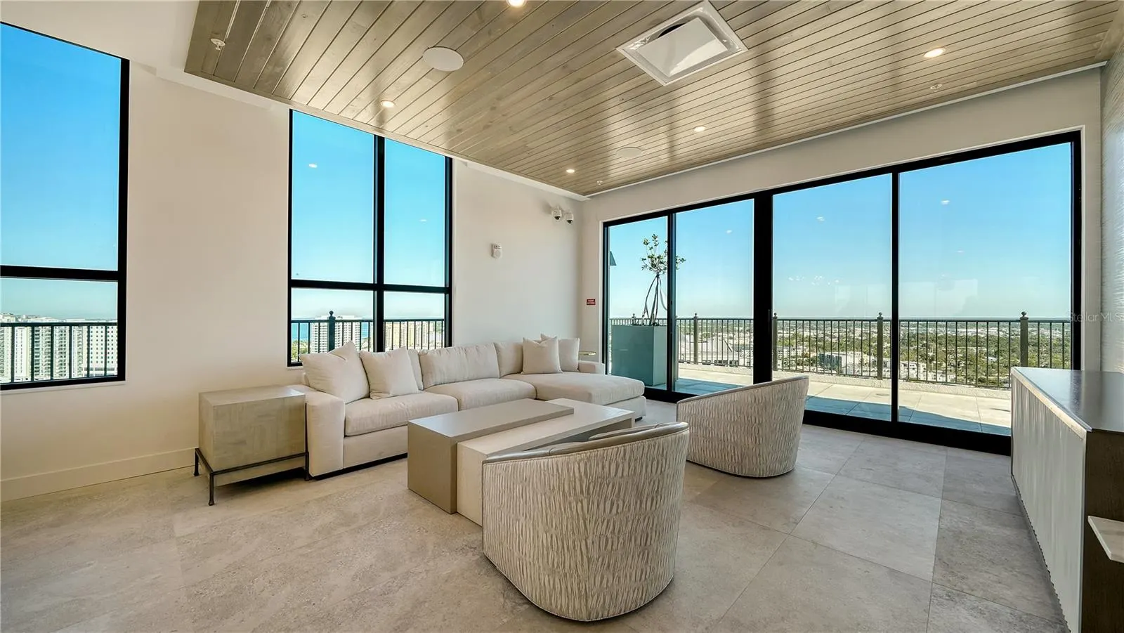 33 S PALM AVE #1702, #1702