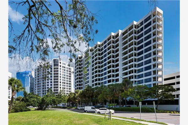 1255 N GULFSTREAM AVE #408, #408