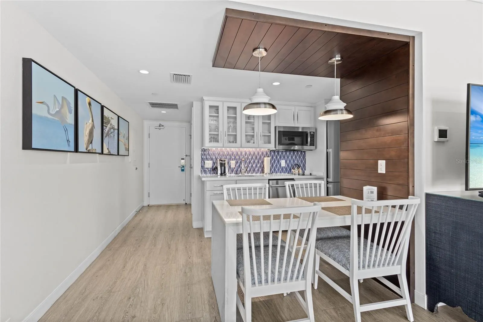250 SANDS POINT RD #5106 #5106