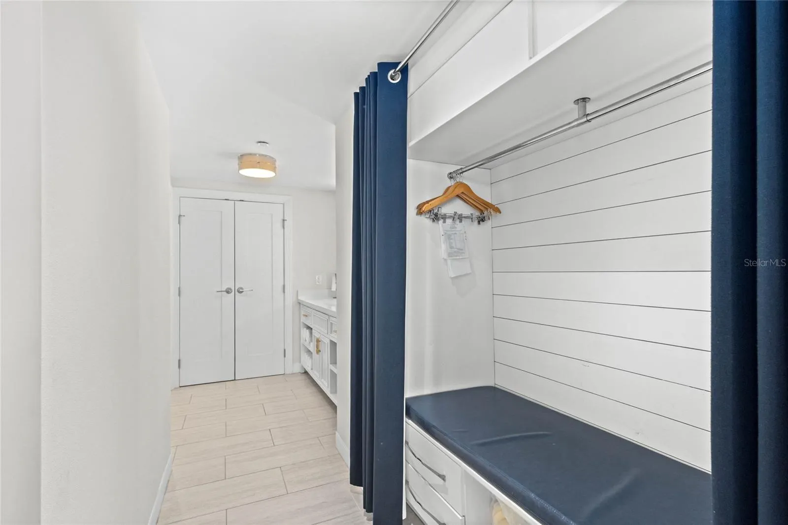 250 SANDS POINT RD #5106 #5106