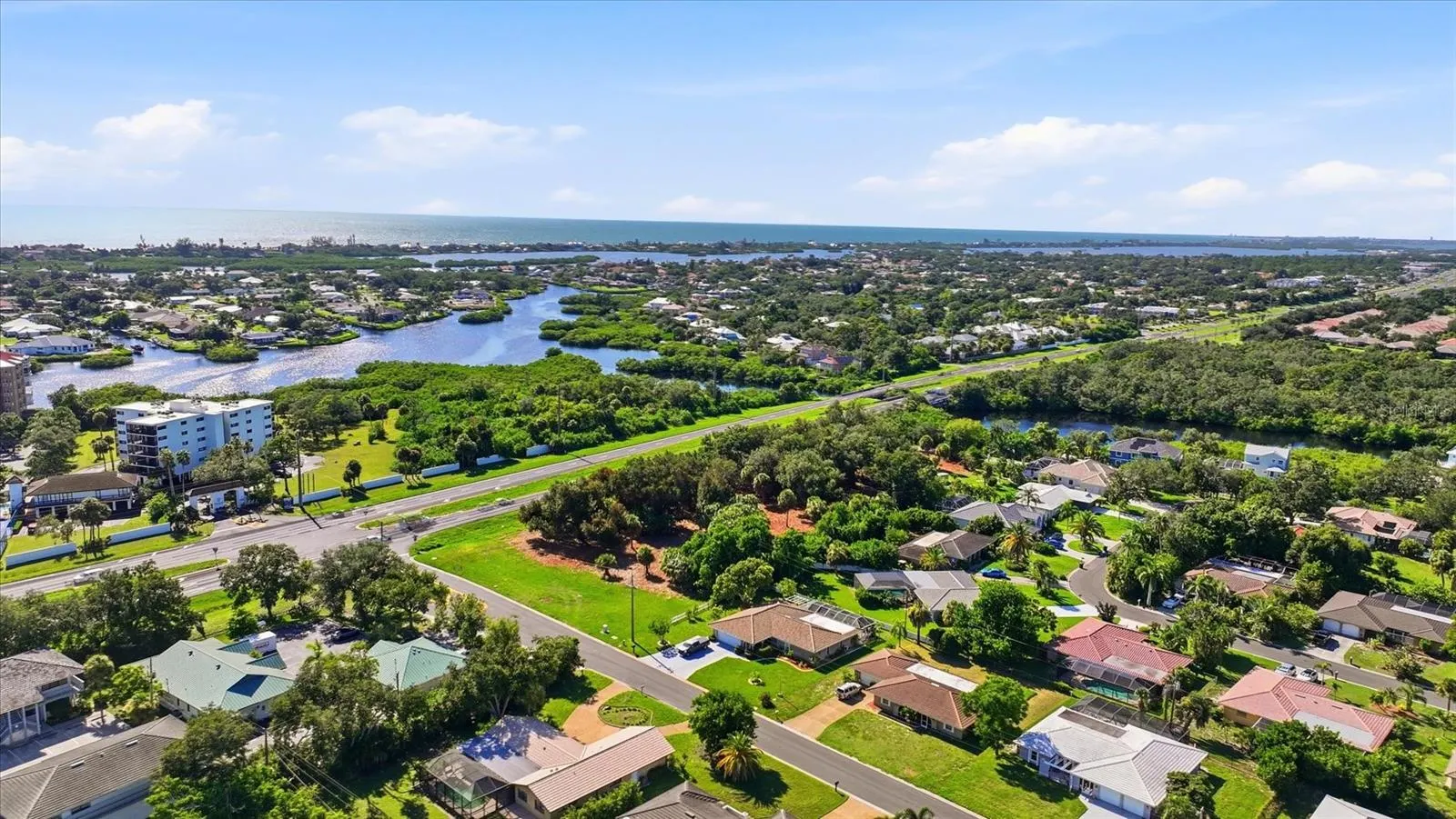 2099 S TAMIAMI TRL
