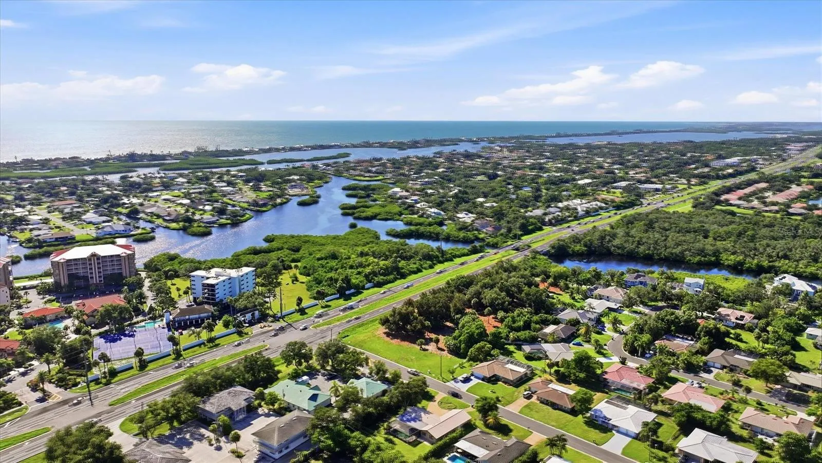 2099 S TAMIAMI TRL