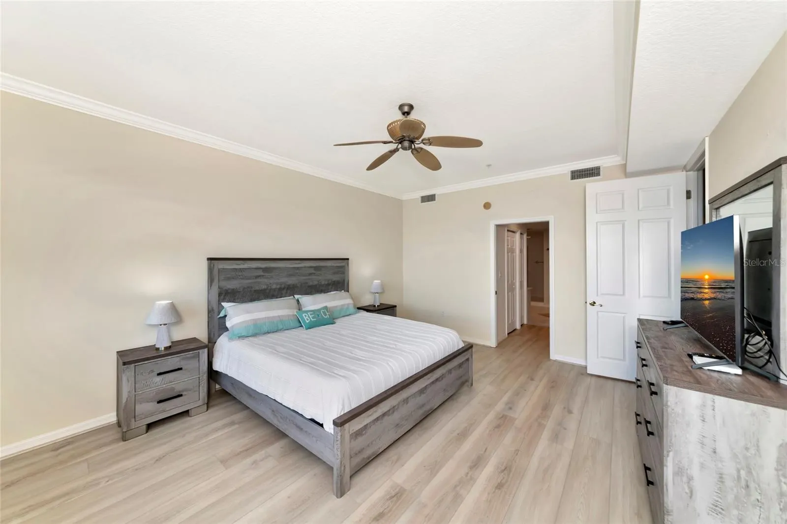 242 HIDDEN BAY DR #602 #602