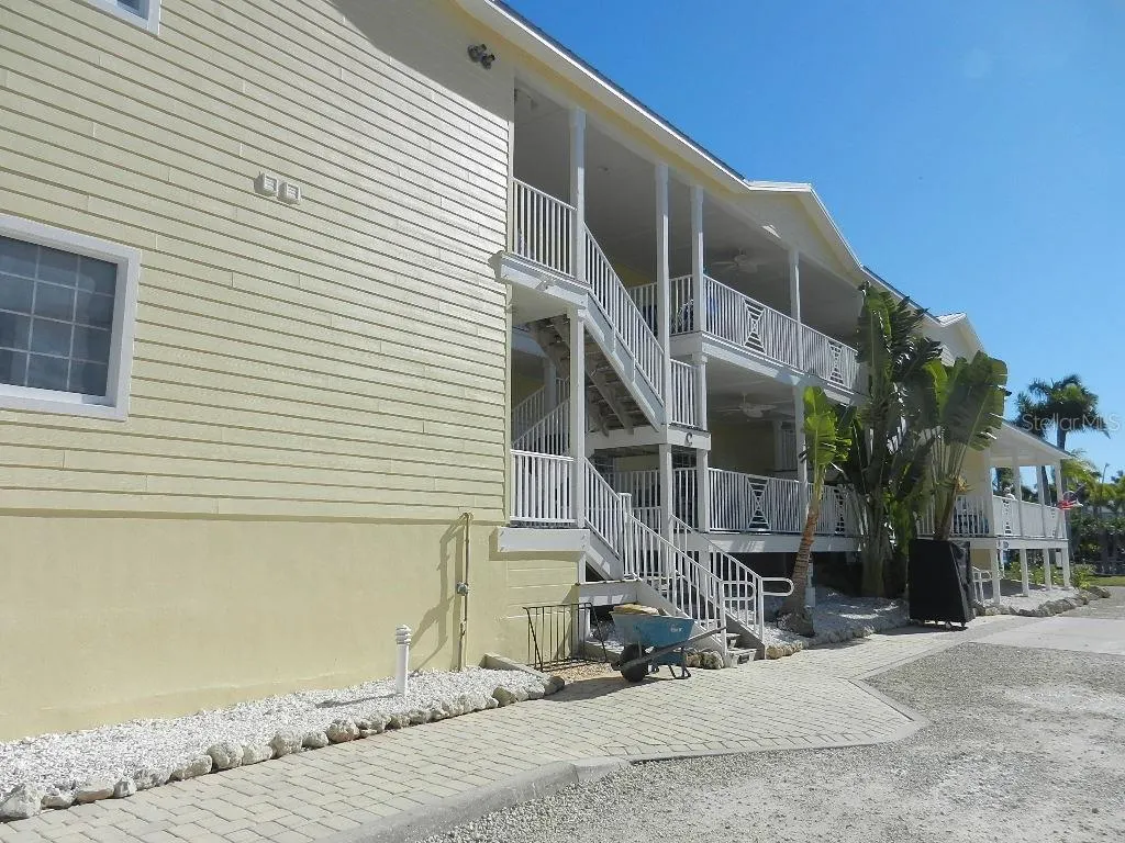 6732 SARASEA CIR #104C #104C