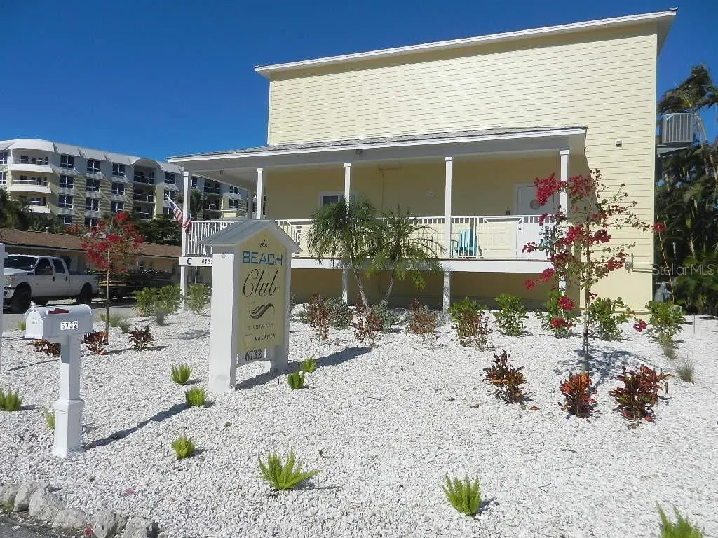 6732 SARASEA CIR #104C #104C