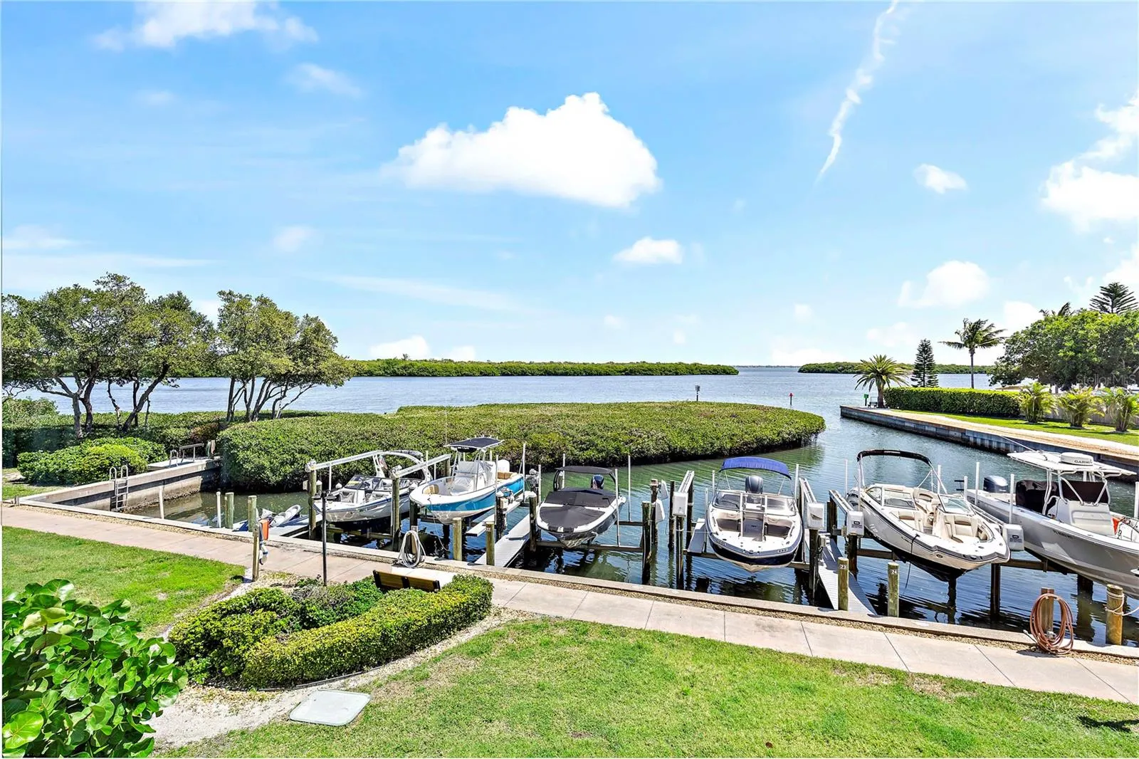 4750 GULF OF MEXICO DR #Villa 8 #Villa 8