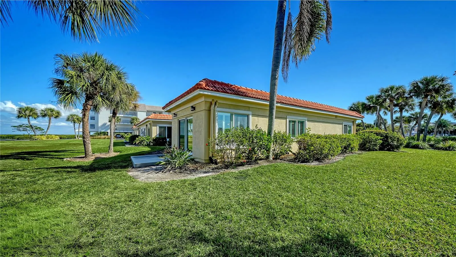4750 GULF OF MEXICO DR #Villa 8 #Villa 8