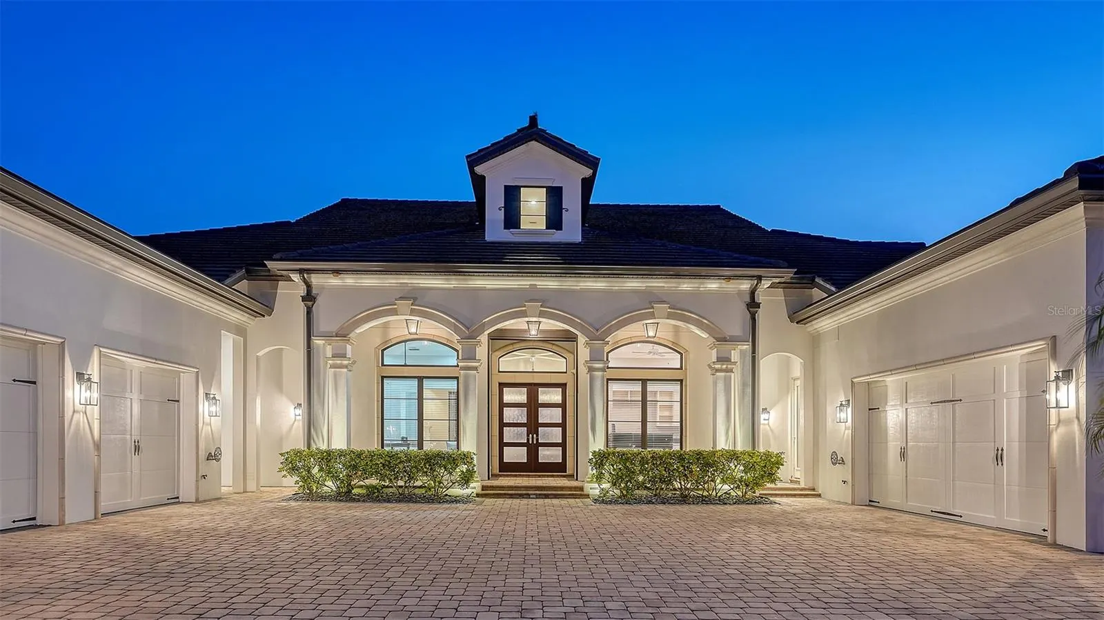 313 LOOKOUT POINT DR