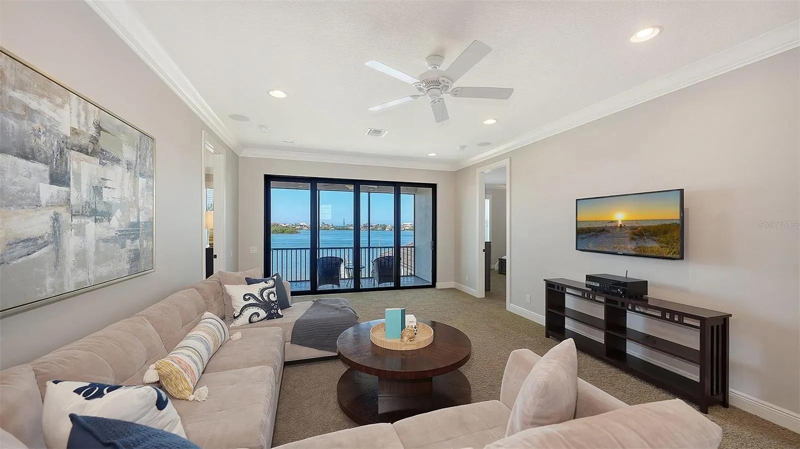 313 LOOKOUT POINT DR