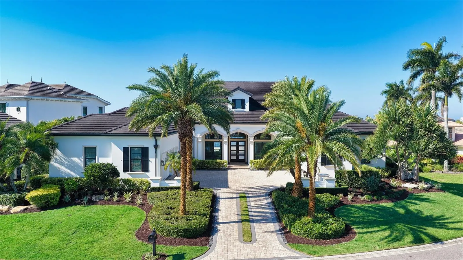 313 LOOKOUT POINT DR