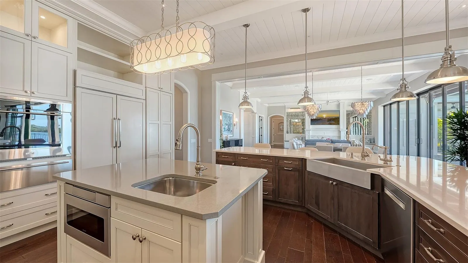 313 LOOKOUT POINT DR