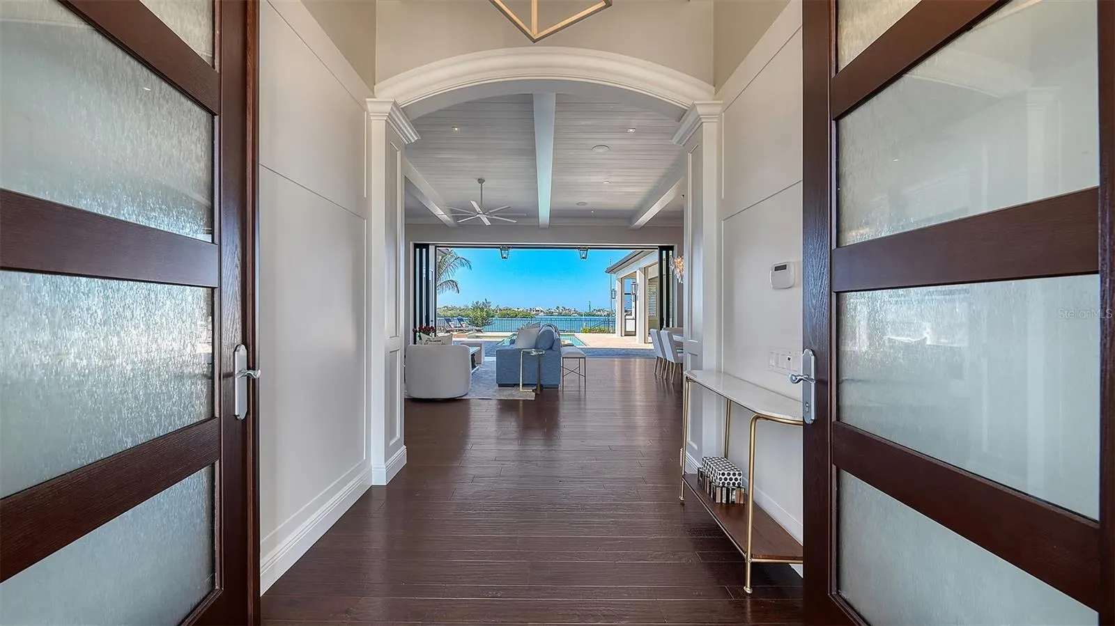313 LOOKOUT POINT DR