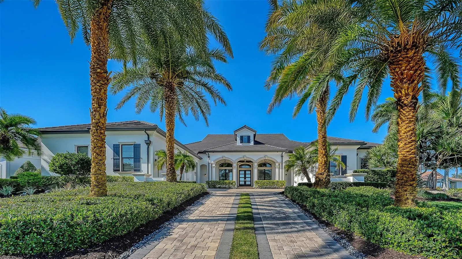 313 LOOKOUT POINT DR