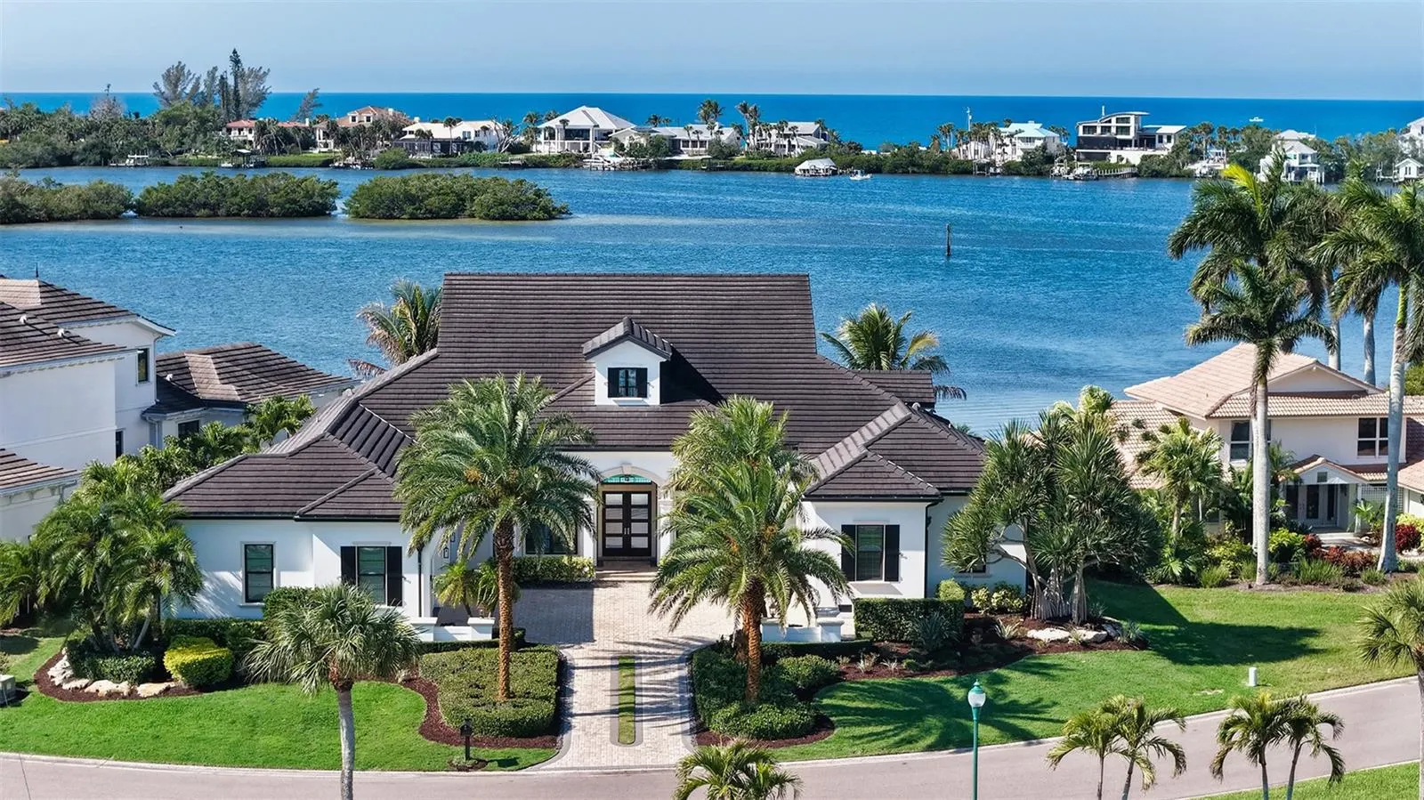 313 LOOKOUT POINT DR