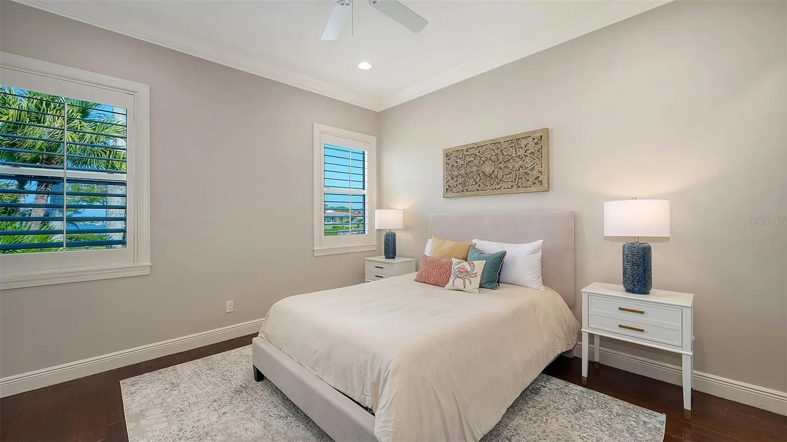313 LOOKOUT POINT DR