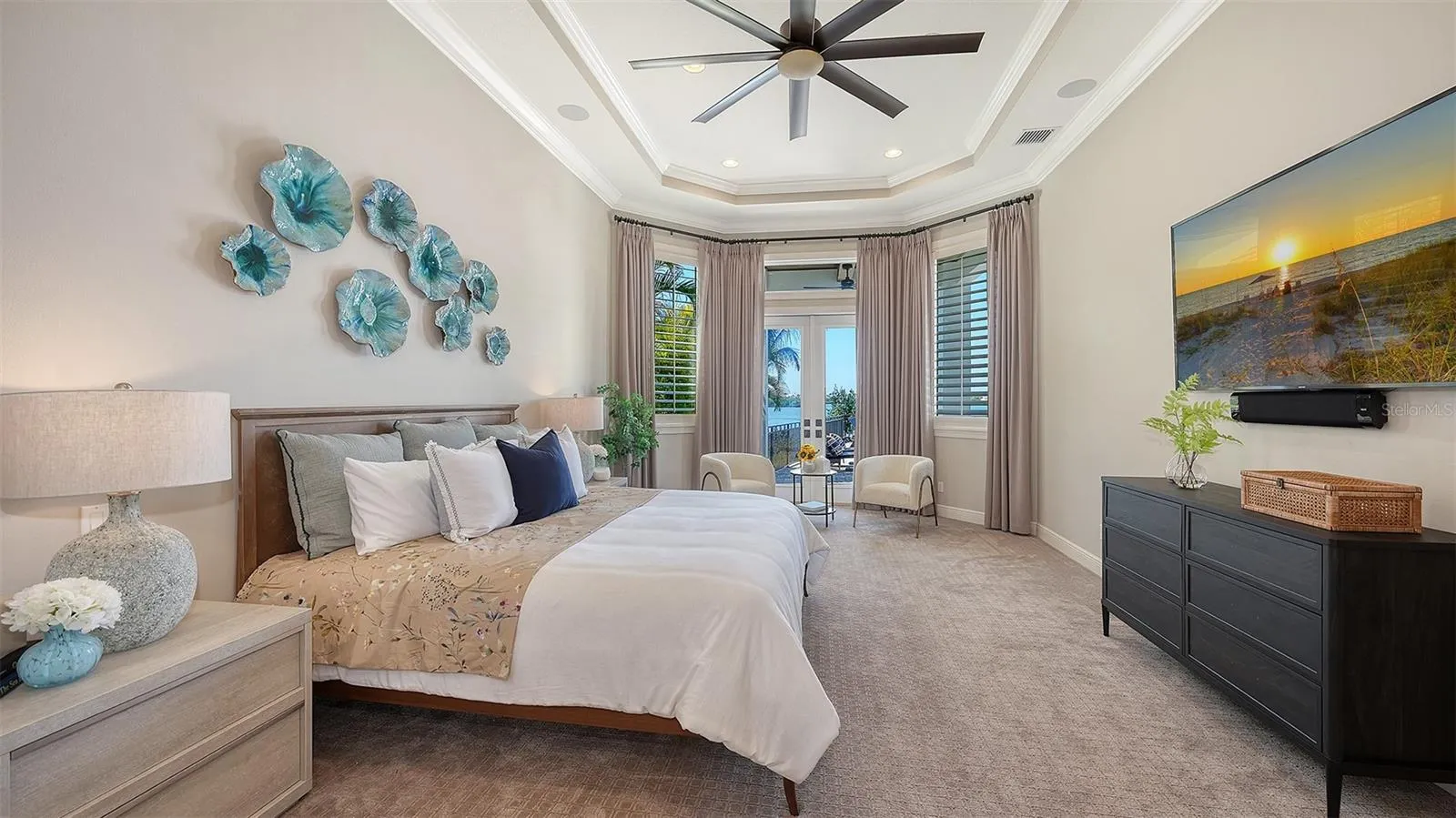 313 LOOKOUT POINT DR