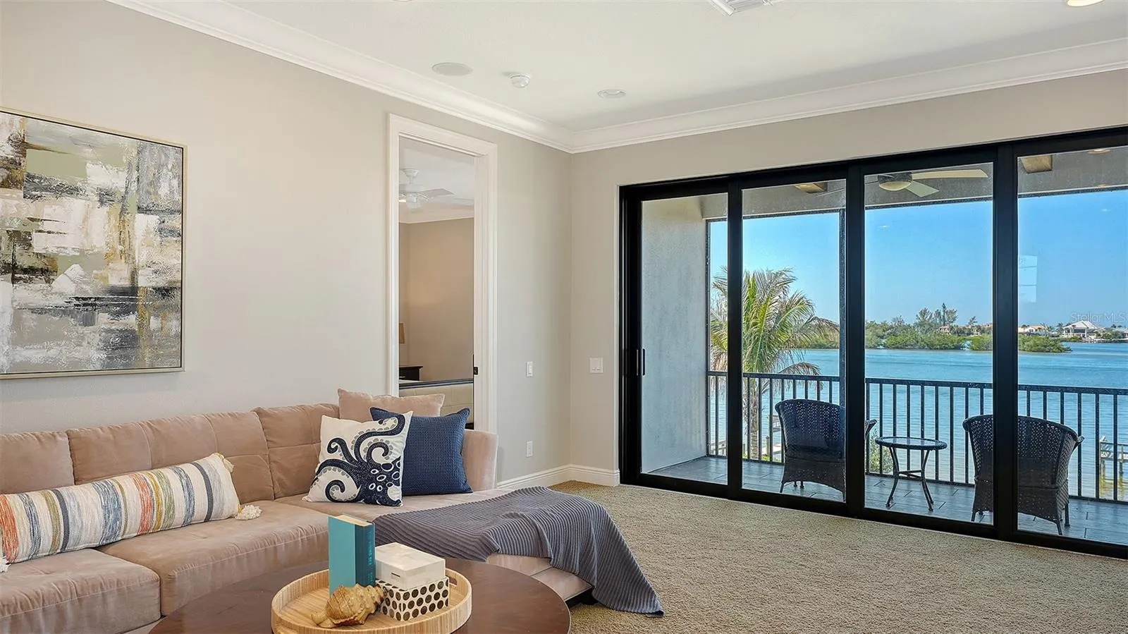313 LOOKOUT POINT DR