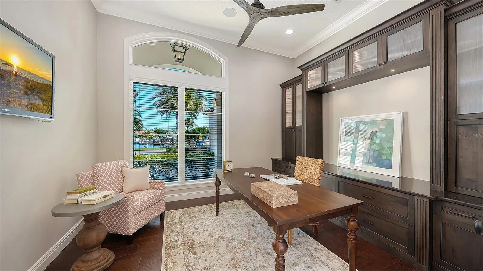313 LOOKOUT POINT DR