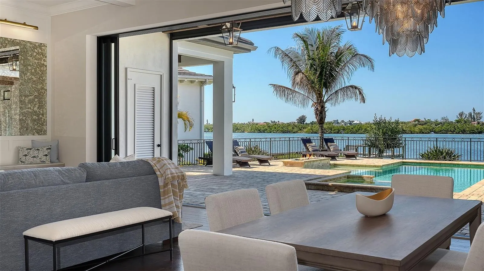 313 LOOKOUT POINT DR