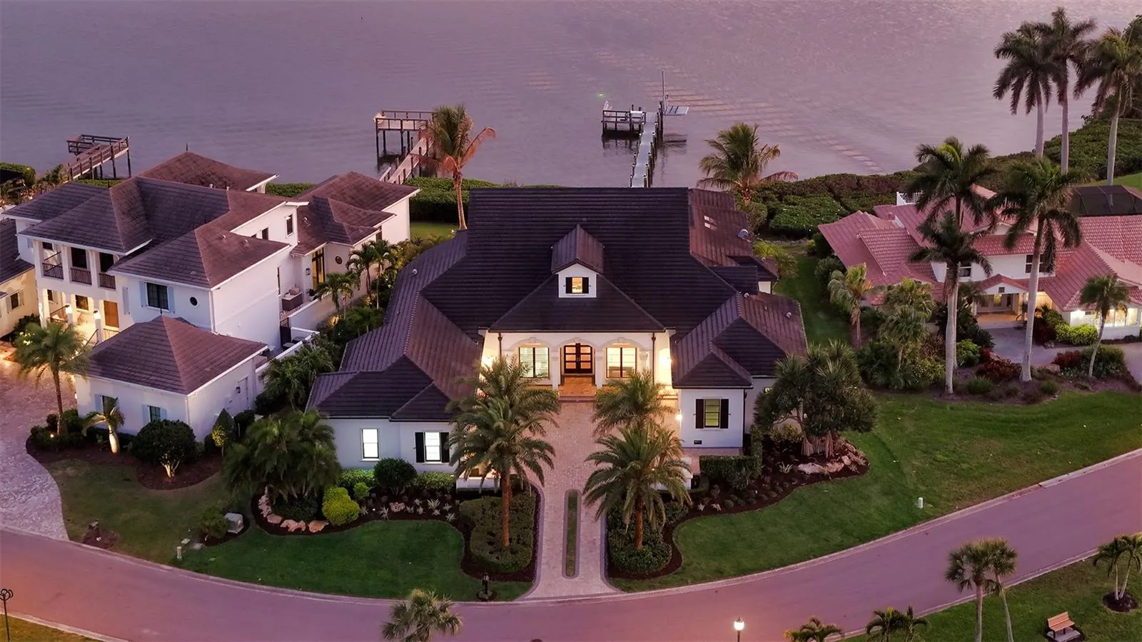 313 LOOKOUT POINT DR