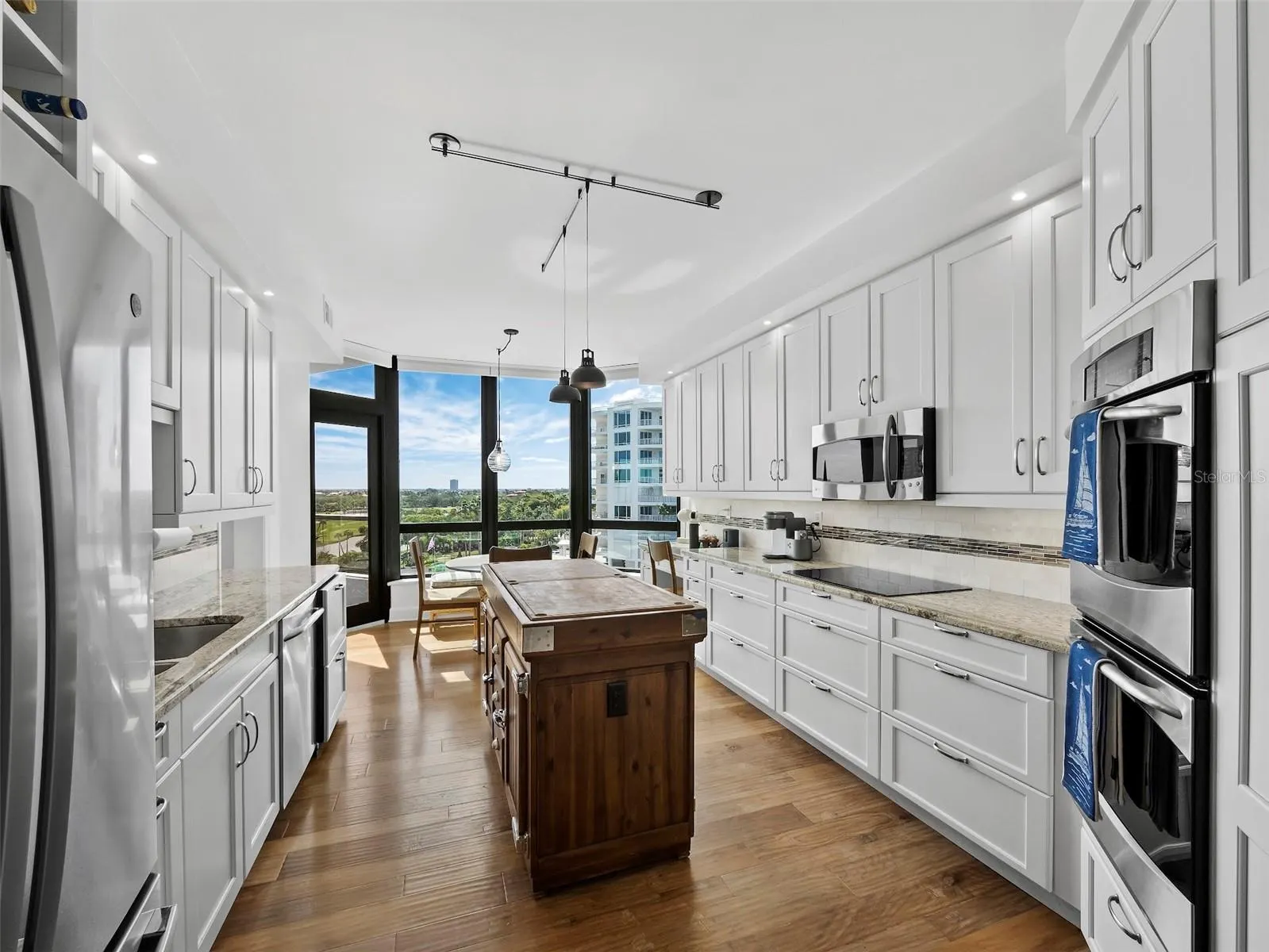 535 SANCTUARY DR #A603 #A603